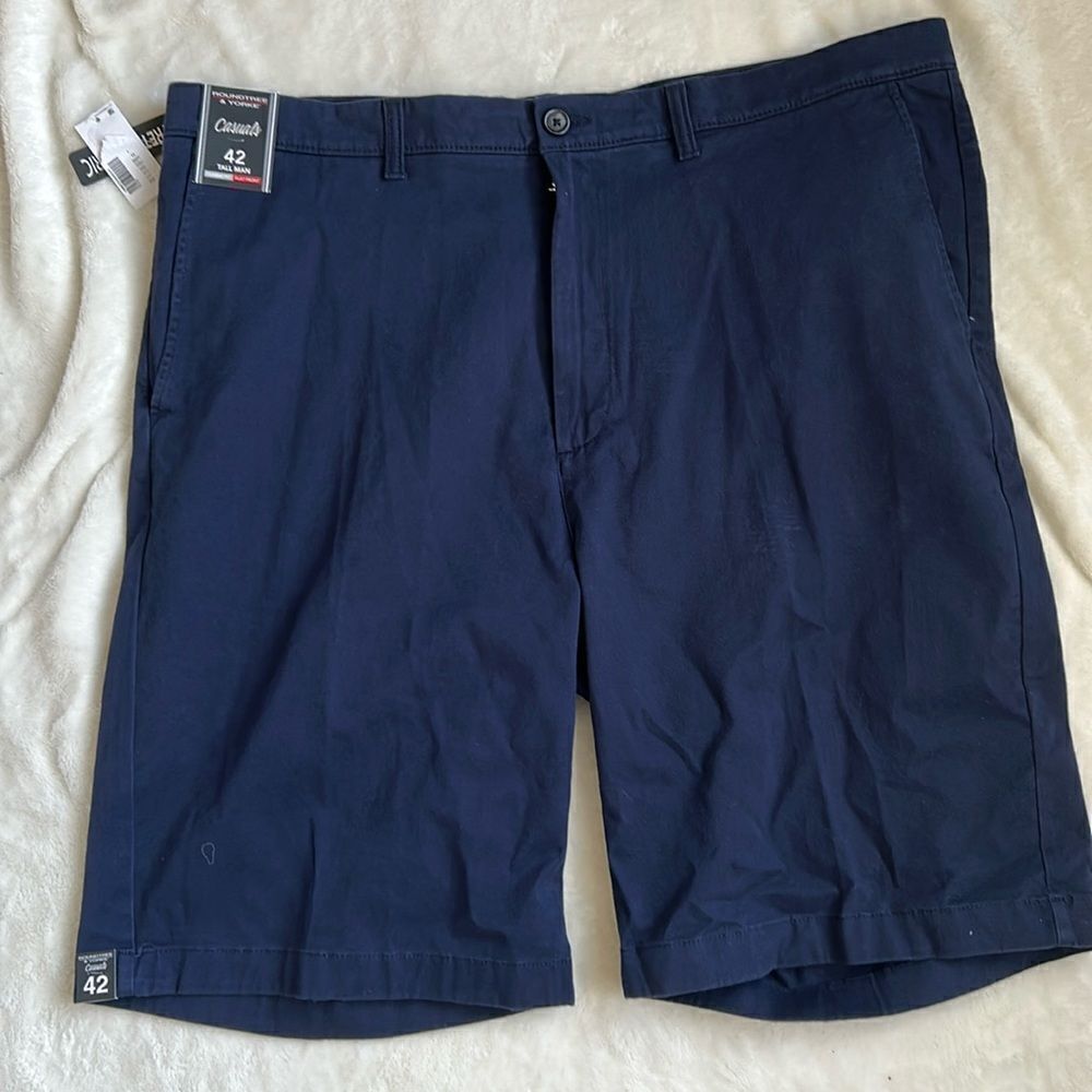Roundtree & York Navy Flat Front Shorts Tall, size 42, NWT - Picture 1 of 7